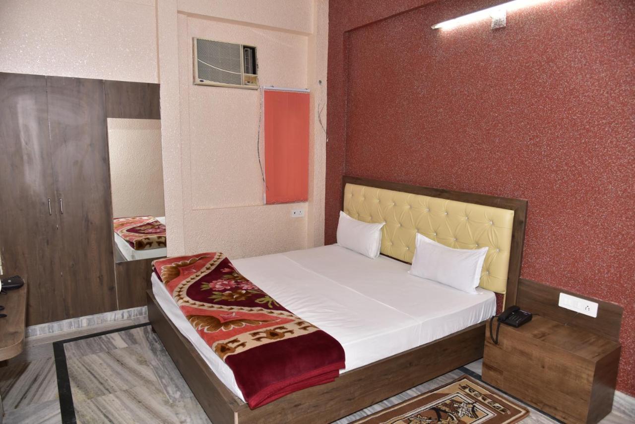 Hotel Royal Surya Gaya Cameră foto